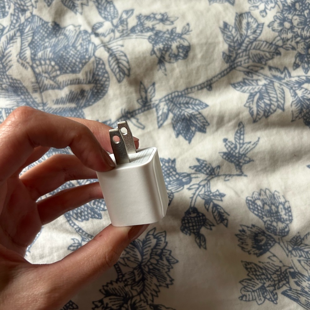 Genuine Apple 5W USB Travel Power Adapter Cube Charger